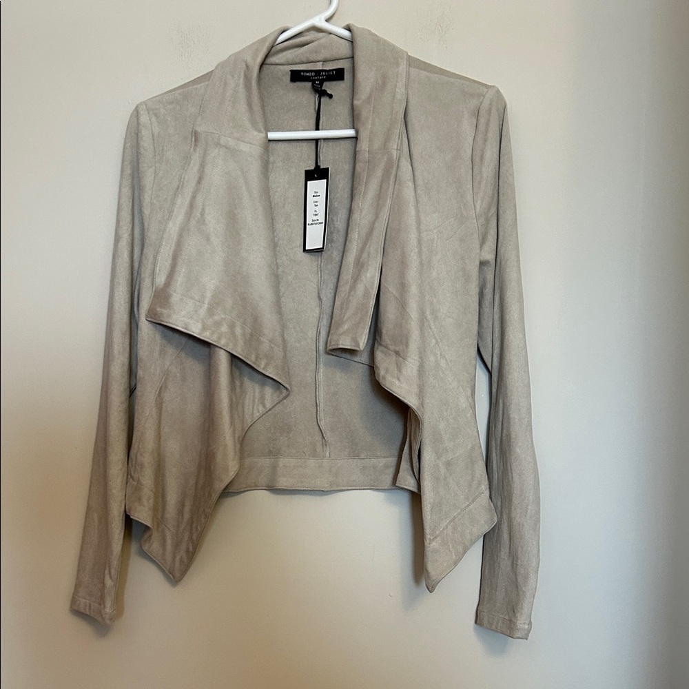 Romeo & Juliet Couture cut off open front blazer VERY soft size M new w/tag